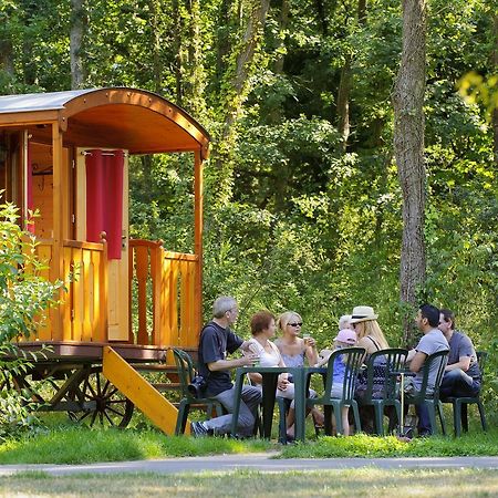 Roulottes De Bois Le Roi Villa Luaran gambar