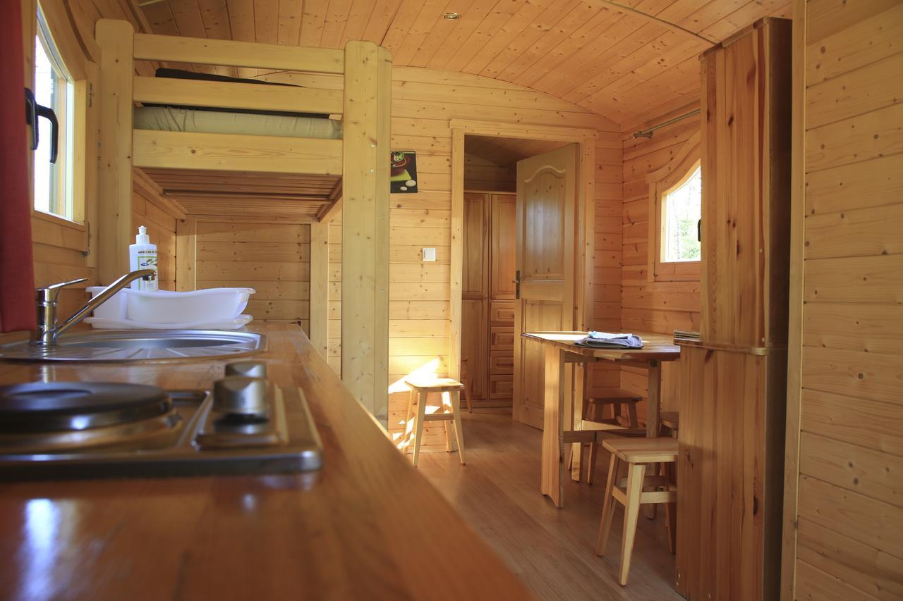 Roulottes De Bois Le Roi Villa Luaran gambar